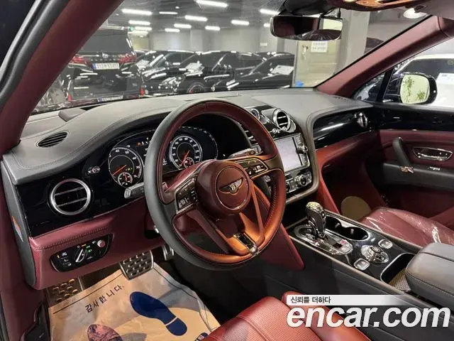 Bentley Bentayga 2020 — Şəkil 12/20