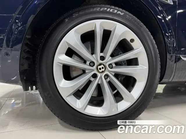 Bentley Bentayga 2020 — Şəkil 18/20