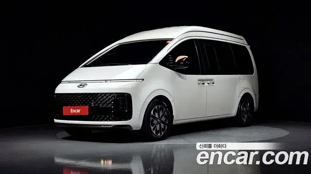 Hyundai Staria 2022 — Фото 1/20