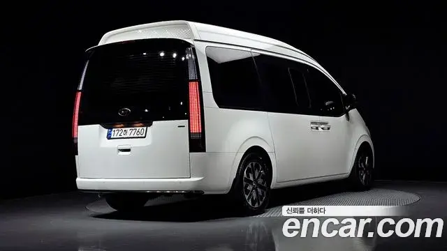 Hyundai Staria 2022 — Фото 2/20