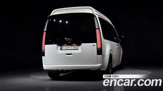 Hyundai Staria 2022 — Фото 4/20