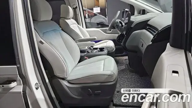 Hyundai Staria 2022 — Фото 10/20