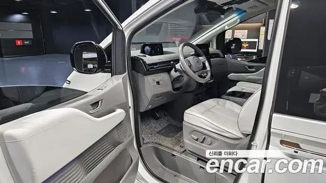 Hyundai Staria 2022 — Фото 11/20