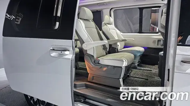 Hyundai Staria 2022 — Фото 12/20