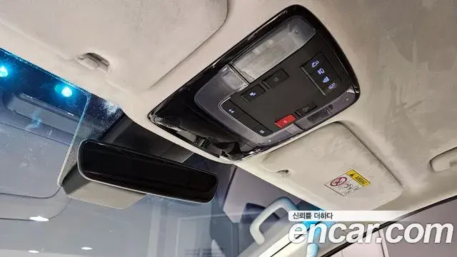 Hyundai Staria 2022 — Фото 18/20