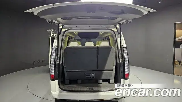 Hyundai Staria 2022 — Фото 20/20