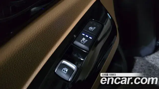 Kia Carnival 2020 — ფოტო 18/21