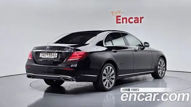 Mercedes-Benz E-Class 2018 — ფოტო 10/20