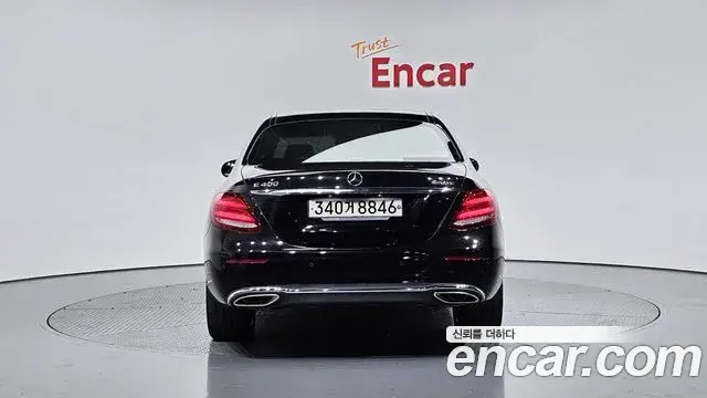 Mercedes-Benz E-Class 2018 — ფოტო 2/20