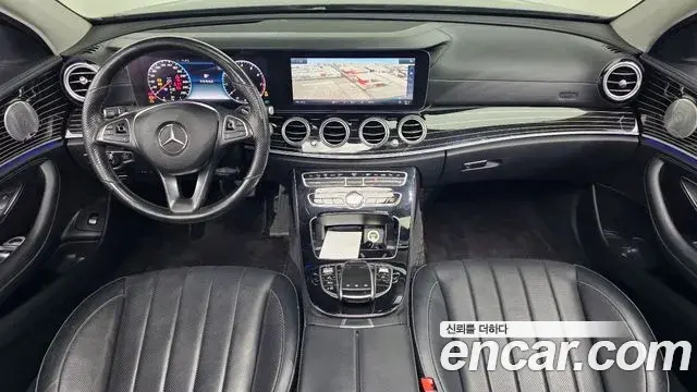 Mercedes-Benz E-Class 2018 — ფოტო 20/20
