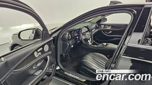 Mercedes-Benz E-Class 2018 — ფოტო 12/20