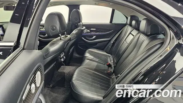 Mercedes-Benz E-Class 2018 — ფოტო 4/20
