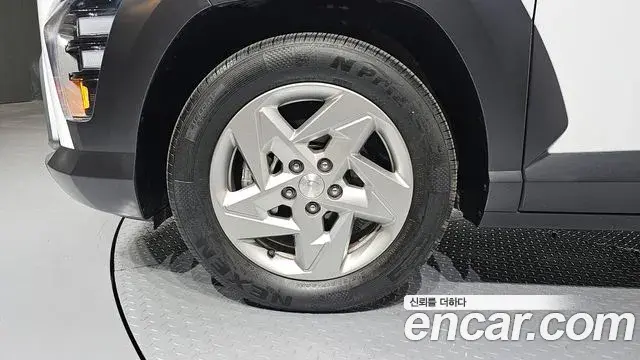 Hyundai Kona Hybrid 2023 — ფოტო 6/20