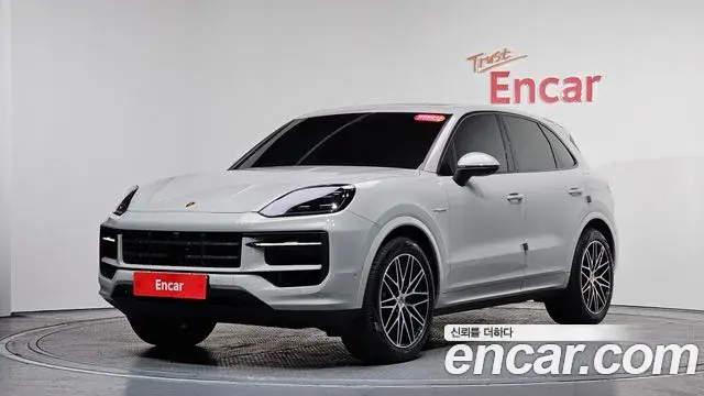 Porsche Cayenne 2024 — Фото 1/20
