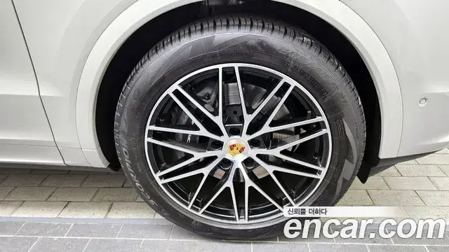 Porsche Cayenne 2024 — Фото 5/20