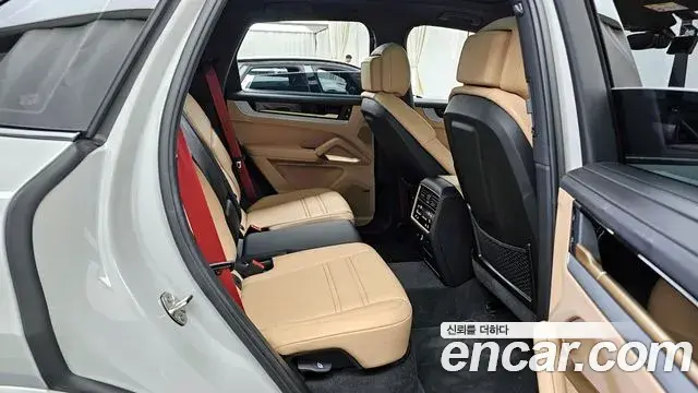 Porsche Cayenne 2024 — Фото 12/20