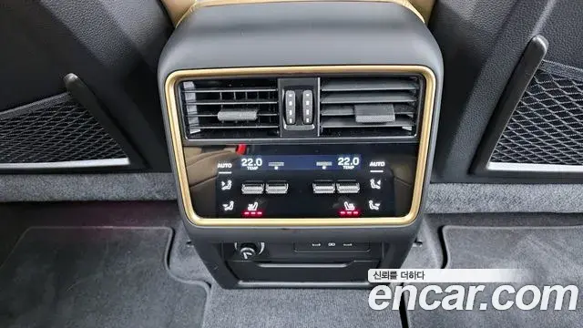 Porsche Cayenne 2024 — Фото 18/20