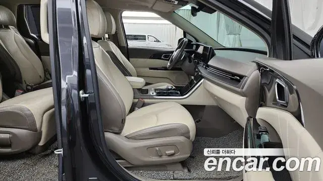 Kia Carnival 2021 — Фото 11/20