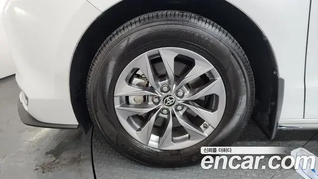 Toyota Sienna 2023 — Photo 7/20