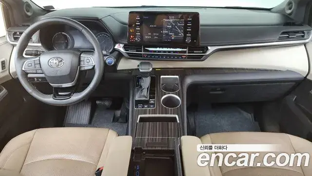 Toyota Sienna 2023 — Photo 18/20