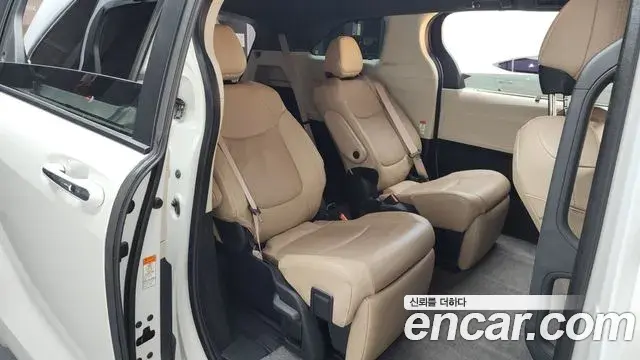 Toyota Sienna 2023 — Photo 16/20