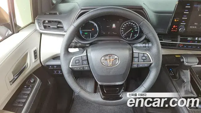 Toyota Sienna 2023 — Photo 3/20