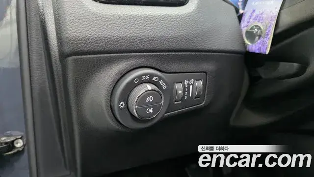 Jeep Compass 2018 — Şəkil 12/20