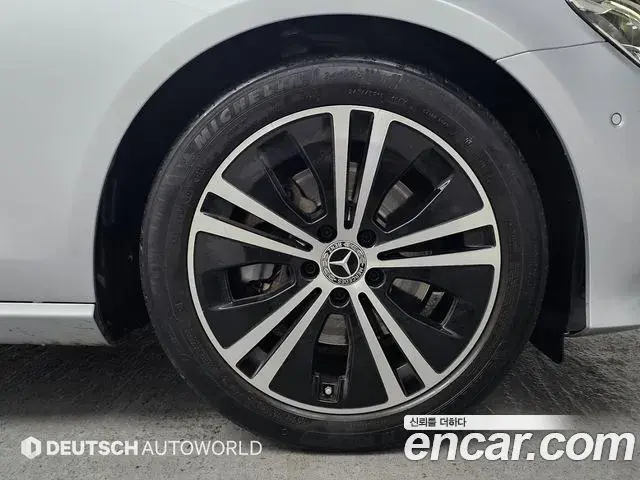 Mercedes-Benz E-Class 2020 — ფოტო 1/20