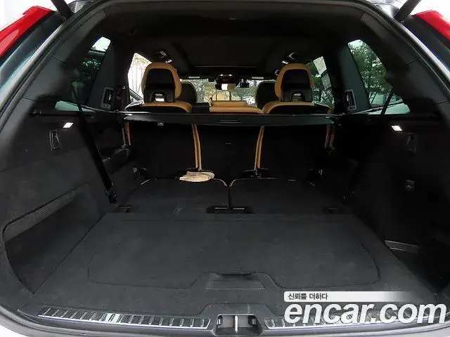 Volvo XC90 2019 — Photo 14/20