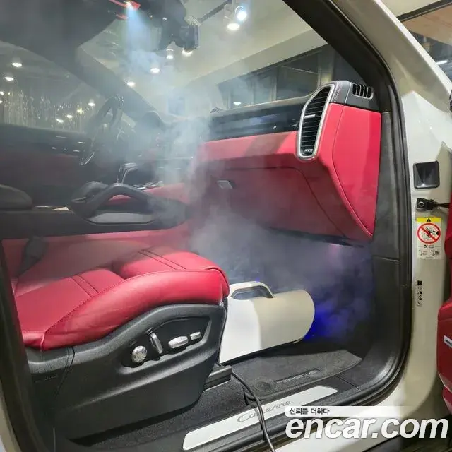 Porsche Cayenne 2020 — ფოტო 18/20