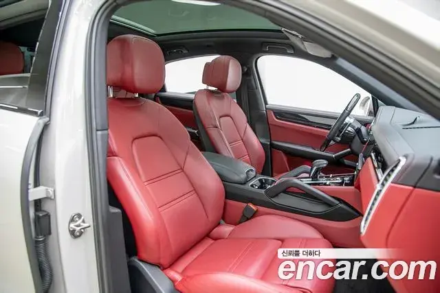 Porsche Cayenne 2020 — ფოტო 19/20
