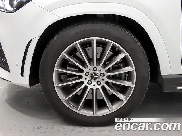 Mercedes-Benz GLE-Class 2023 — ფოტო 11/20