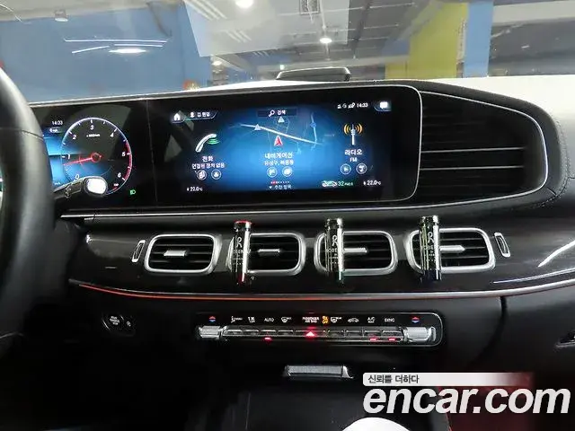 Mercedes-Benz GLE-Class 2023 — ფოტო 17/20