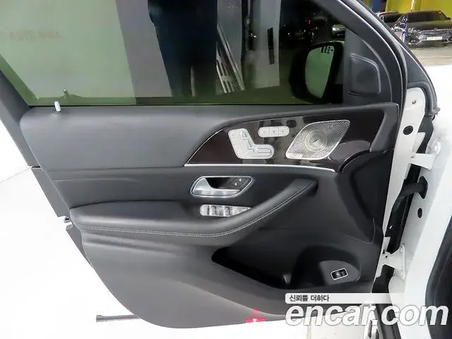 Mercedes-Benz GLE-Class 2023 — ფოტო 20/20