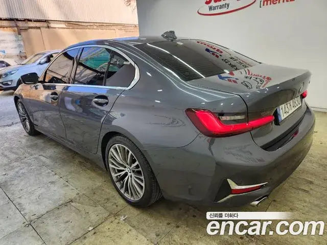 BMW 3 Series 2021 — Photo 2/20