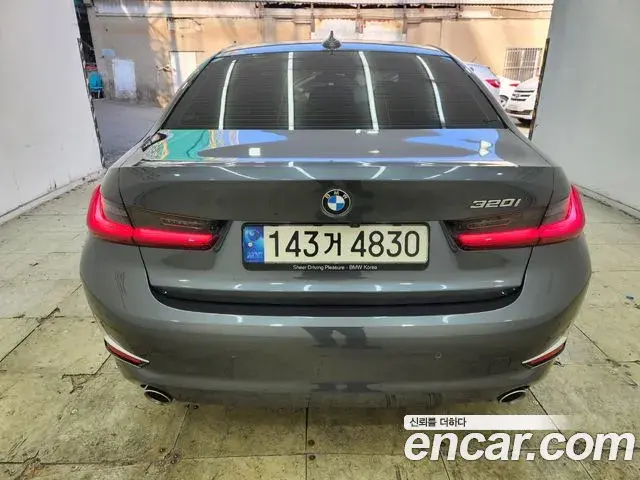 BMW 3 Series 2021 — Photo 11/20