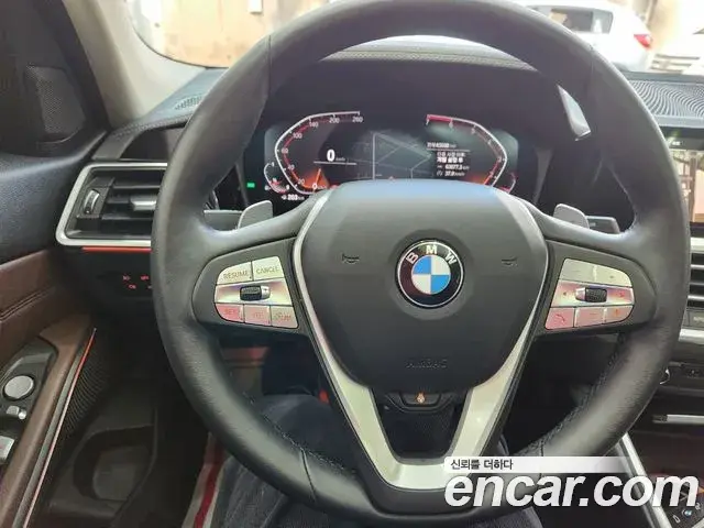 BMW 3 Series 2021 — Photo 16/20