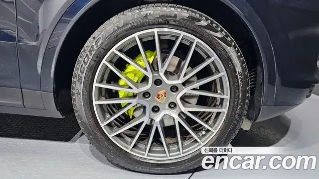 Porsche Cayenne 2020 — Şəkil 14/20