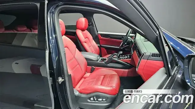 Porsche Cayenne 2020 — Şəkil 13/20