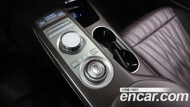 Genesis GV70 2021 — Şəkil 16/20