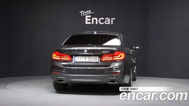 BMW 5 Series 2020 — ფოტო 10/20