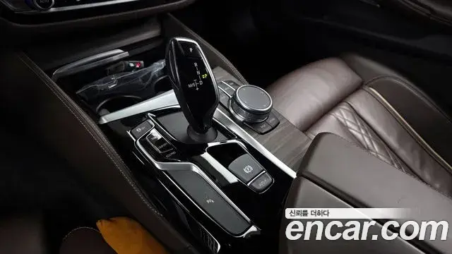 BMW 5 Series 2020 — ფოტო 9/20