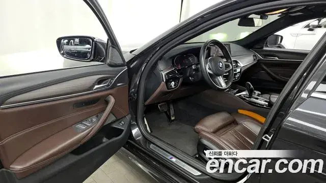 BMW 5 Series 2020 — ფოტო 19/20