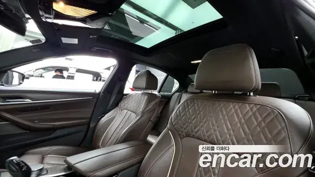 BMW 5 Series 2020 — ფოტო 4/20