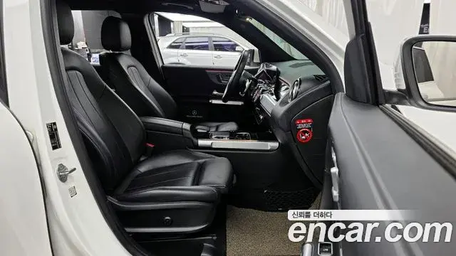 Mercedes-Benz GLB-Class 2020 — Şəkil 4/20