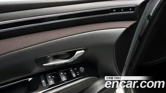 Hyundai Tucson Hybrid 2023 — Photo 16/20