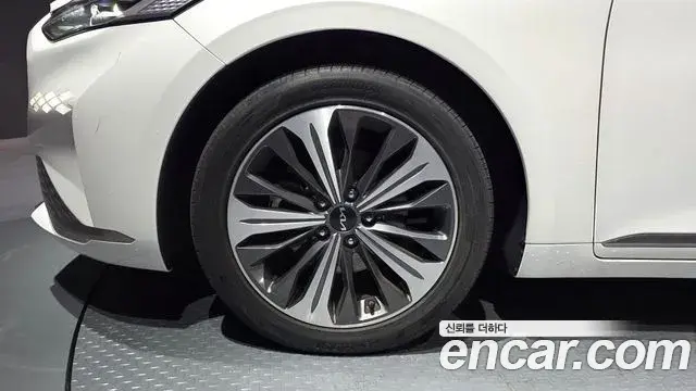 Kia K8 2021 — ფოტო 8/20