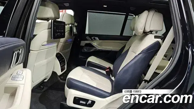 BMW X7 2021 — Şəkil 16/21