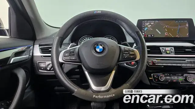 BMW X2 2022 — ფოტო 8/20
