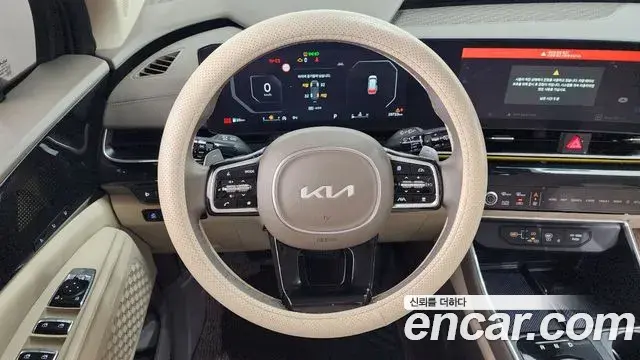 Kia Carnival 2023 — ფოტო 3/20